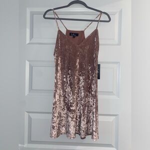 NWT Lulu's Women’s Velvet Pink Mini Dress - Medium